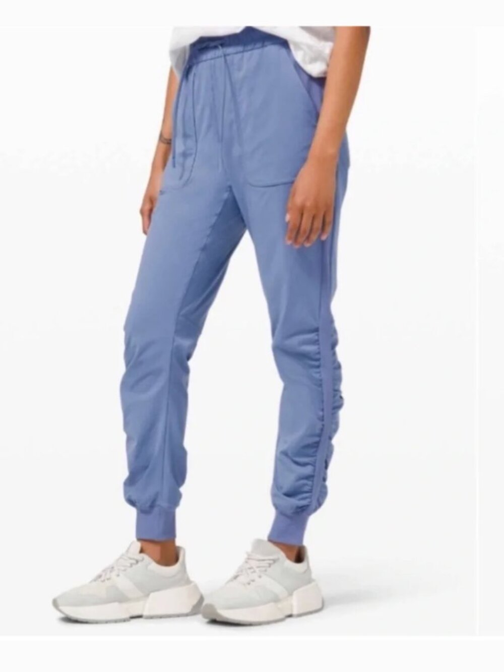 Lululemon Beyond The Studio Jogger in Water Drop Size 8